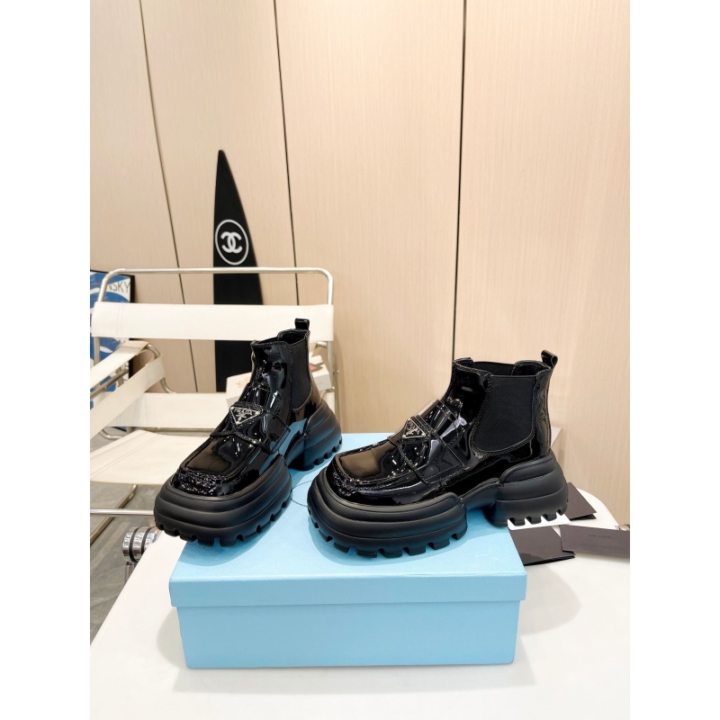 Pra*a leather shoes